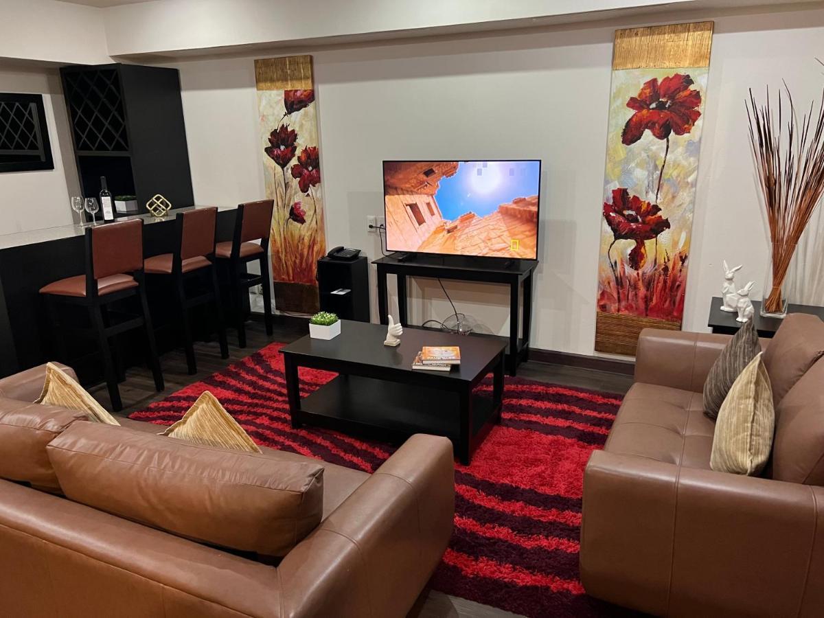 St Isidro Suites Corporate Housing Spa & Wellness Center メキシコシティ エクステリア 写真